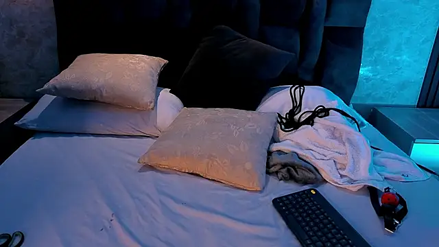 zoe_hugeboobs's cam snapshot