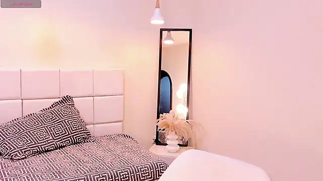 your_khloe's cam snapshot