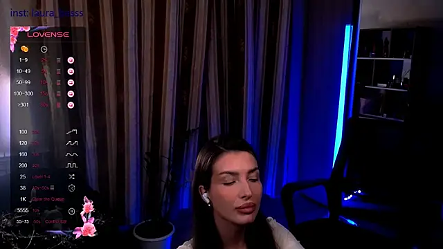 Laura_Bess live sex cam