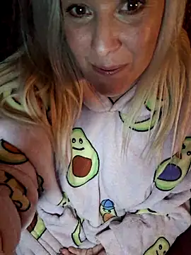 Bouncy-Bella28X live sex cam