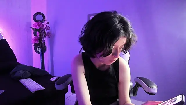 CoralAndOcean_'s cam snapshot