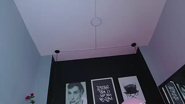 kitty_collins_'s cam snapshot