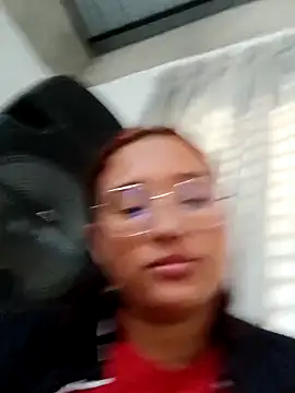 young_dairy01's cam snapshot