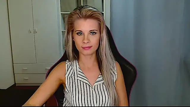 KristineGlow's cam snapshot