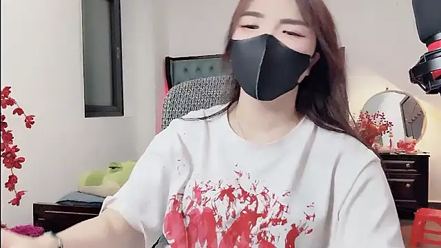 Caryln-Bun live sex cam