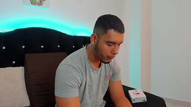 ander_montoyaa live sex cam