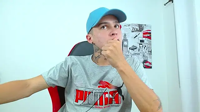 Cumandres18 live sex cam