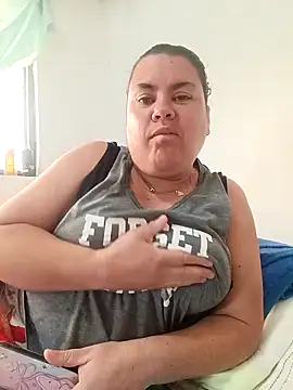 yaneth_'s cam snapshot