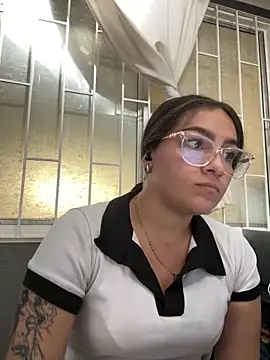 Alyha_Cortes's cam snapshot