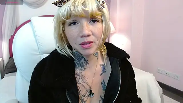 Andre_Vixen's cam snapshot