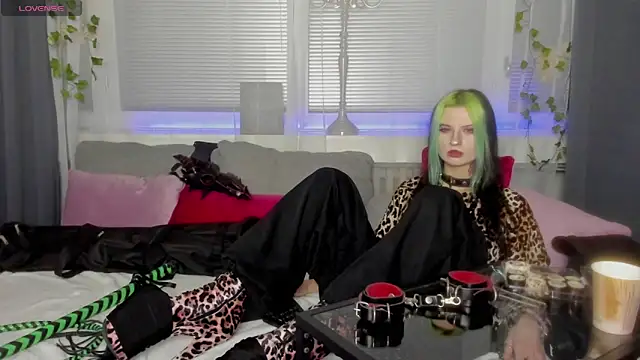 ToxicKittyy's cam snapshot