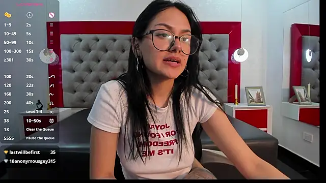 NiccolleHall's cam snapshot