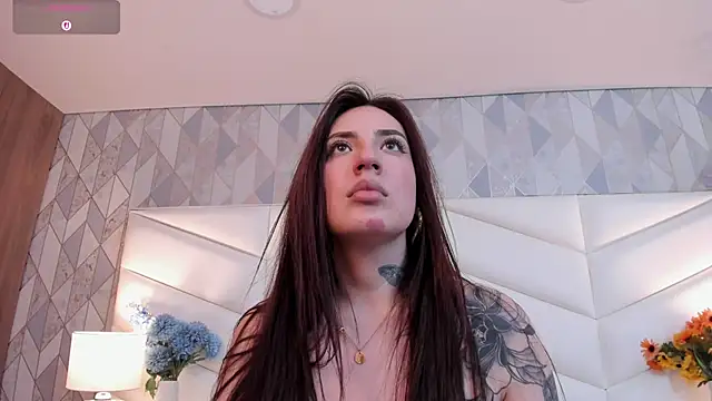 Nina_Ford_'s cam snapshot