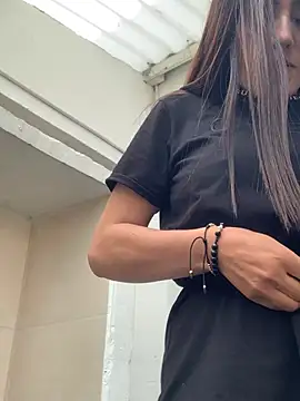 ElectraPink_'s cam snapshot