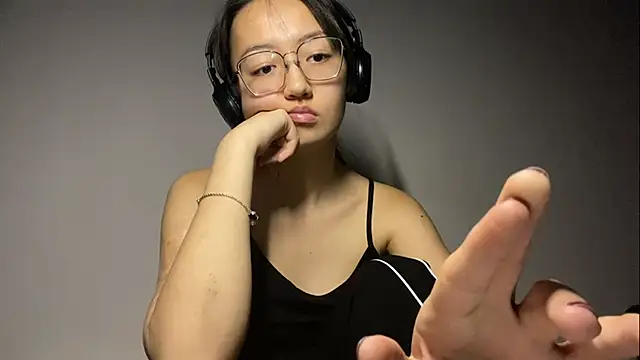 LinaClous's cam snapshot