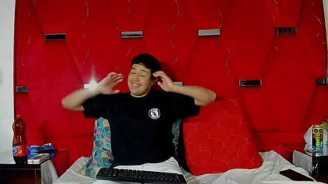 Emmaanddarling live sex cam