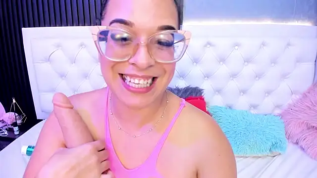 MHONIKBELUCCI's cam snapshot