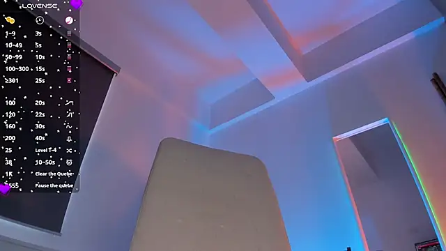 laura-hills18's cam snapshot