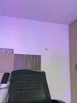 nicolefoxx_'s cam snapshot