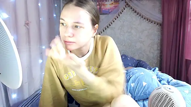 leila_bambi_'s cam snapshot