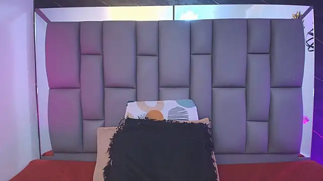 _MiaBrown_'s cam snapshot