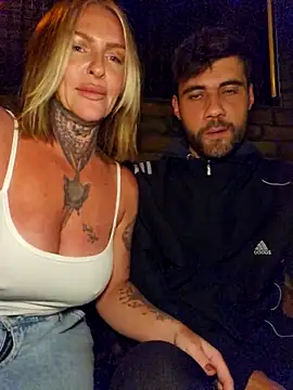 TravelMommyBlair's cam snapshot