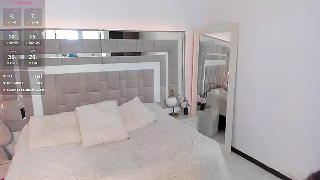 Nicolle_foxy's cam snapshot