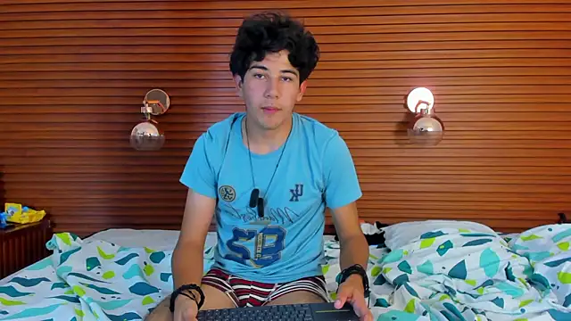 PeakkTwiins live sex cam