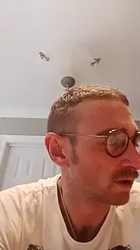 MaxSpadeErotica live sex cam