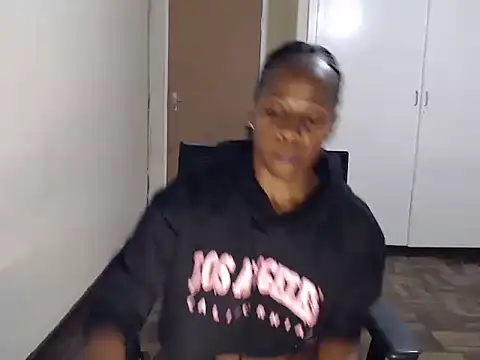 QUEENMANDYY's cam snapshot