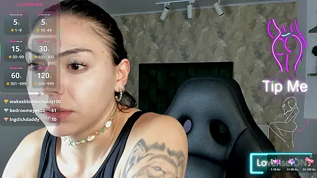 april_dumont's cam snapshot