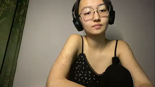 LinaClous's cam snapshot