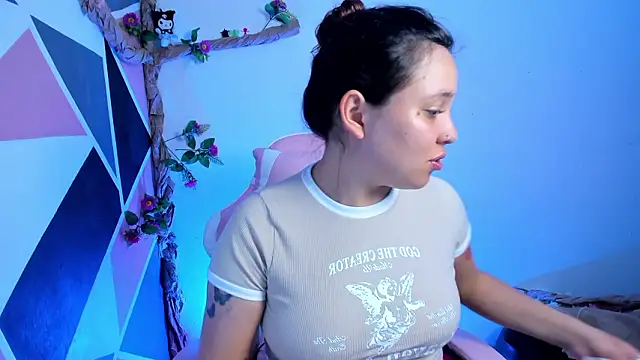 little_emma0's cam snapshot