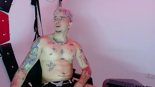 AliceandMax's cam snapshot