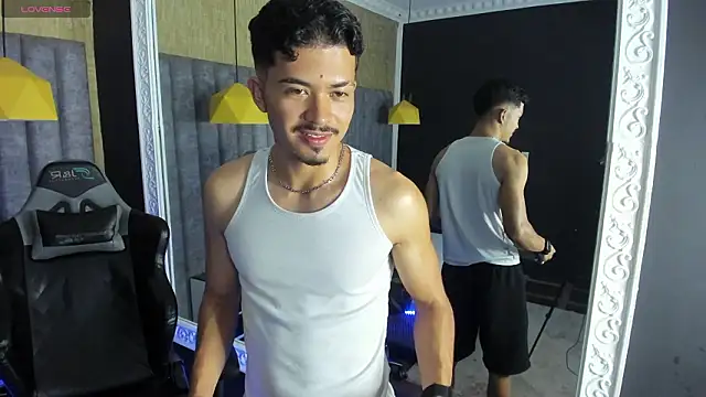 NicolaiKarav live sex cam