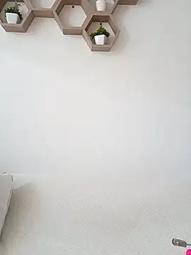 MIYESSI live sex cam