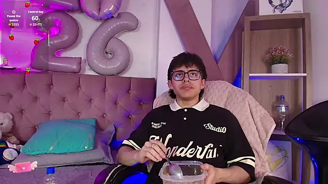 PepperTwink's cam snapshot