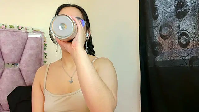 iris_and_damian's cam snapshot