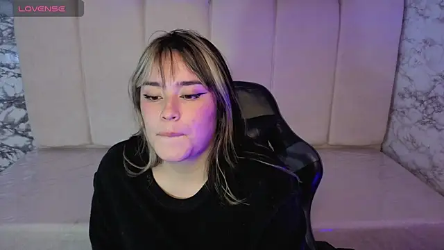 Laksmy_v live sex cam