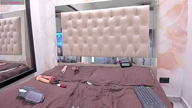 ainaah_ live sex cam