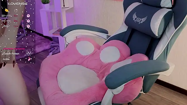 lunalyna's cam snapshot