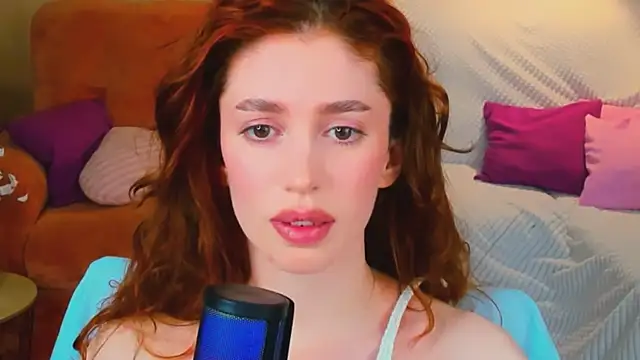 ChristinaConteeree's cam snapshot