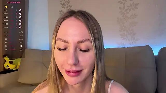 BlondeBun's cam snapshot