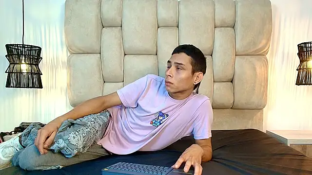 Zoelucas live sex cam