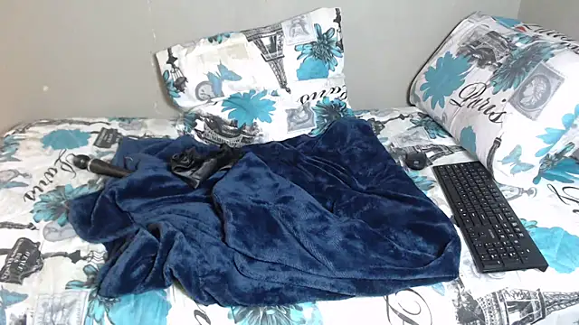 Lunalee's cam snapshot