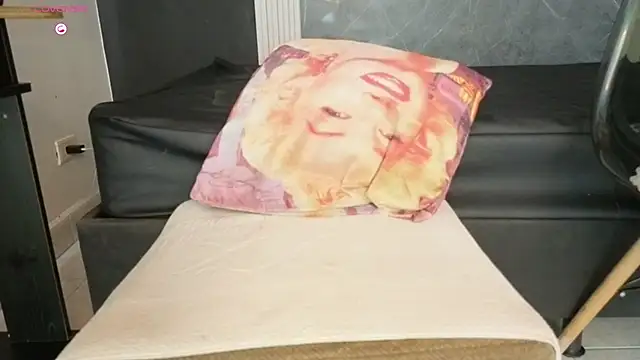 YummyDuooo's cam snapshot