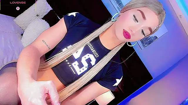 Nauthy_girl live sex cam