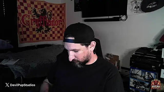 DevilPup75_'s cam snapshot