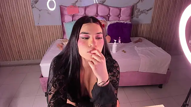 Nicolee19 live sex cam