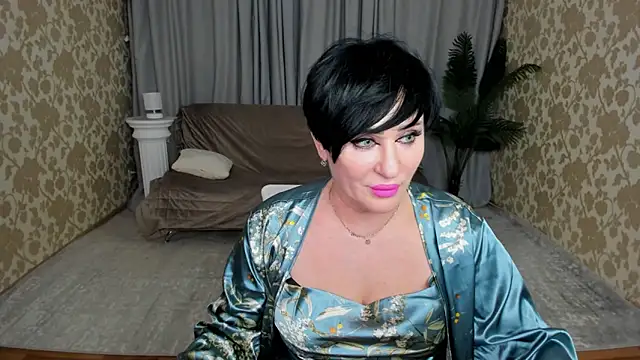 KiraTempt live sex cam